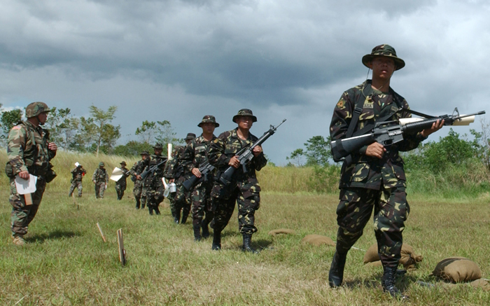 linear perspective marching soldiers